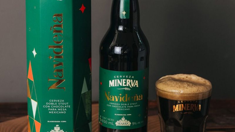 Cerveza Minerva lanza edición navideña en su 18 aniversario