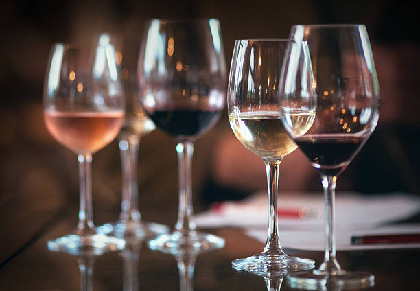 La sommelier Sophie Avernin nos brinda tres valiosas recomendaciones para lucir como un experto a la hora de servir los vinos 