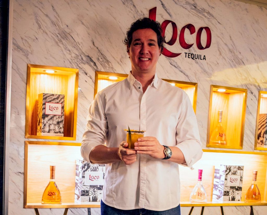 

El menú de cinco tiempos desarrollado por el chef Vicente Torres y el especialista en tequilas Alberto Navarro ofrece una experiencia culinaria excepcional al combinar cada plato con la complejidad y los perfiles del destilado
